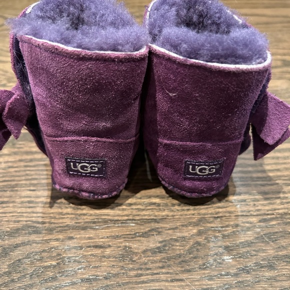 Baby UGG Purple Suede Boot with Bow Size 2/3 - Picture 4 of 6